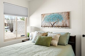 3 bedrooms, desk, iron/ironing board, travel cot