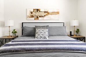 3 bedrooms, desk, iron/ironing board, travel cot - Serenity Springs: Poolside Chandler Retreat (Chandler)