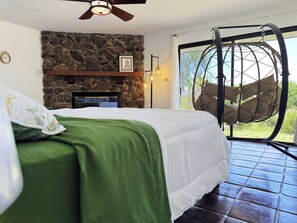 5 bedrooms, in-room safe, free WiFi, bed sheets - Fallbrook mediterranean house + ADU (Fallbrook)