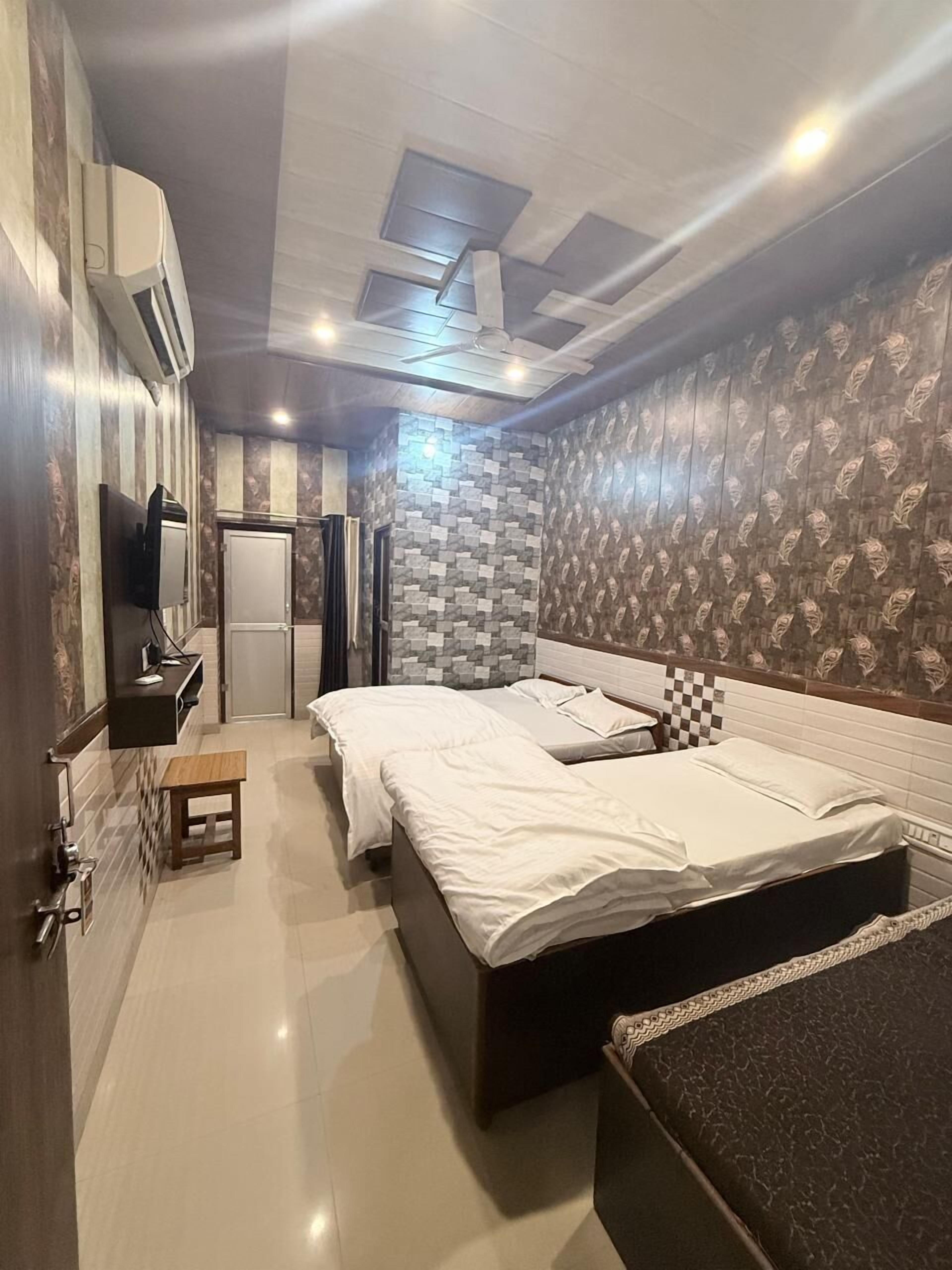 Family Triple Room | Free WiFi