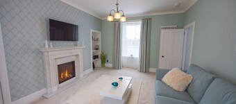 Short Walk to the Beach - 2 Guests - Free Parking