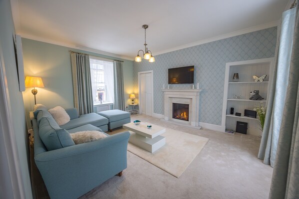 Télévision, chaîne hi-fi