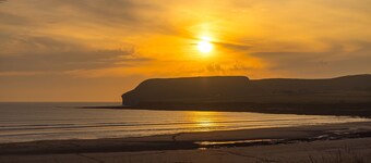 Short Walk to the Beach - 2 Guests - Free Parking