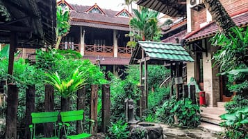 Quang cảnh vườn