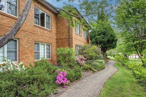 المنطقة المحيطة بالمنشأة