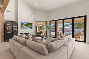 Télévision, cheminée