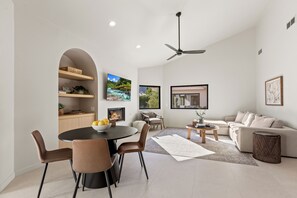 Dining - Everything is New. Remodeled Mediterranean Design in Indian Wells / Palm Desert (Indian Wells)