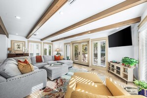 Smart TV, music library