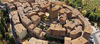 One Bedroom Apt With Pool And Garden, Panicale, Italy