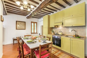 Fridge, oven, stovetop, coffee/tea maker - Appartment With Pool And Garden, Panicale, Italy (Panicale)
