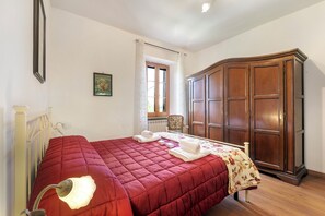 3 bedrooms, free WiFi, bed sheets - Appartment With Pool And Garden, Panicale, Italy (Panicale)