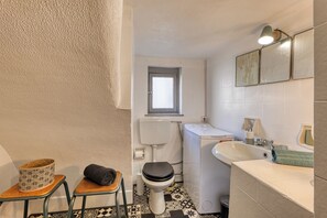 Hair dryer, towels