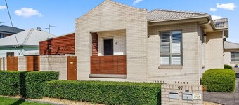 Three Jewels of the Sea