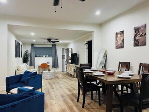 Dining - Casita of Museum District (Houston)