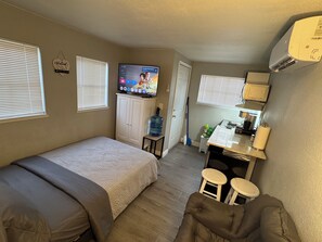 1 habitación, tabla de planchar con plancha, wifi y ropa de cama 