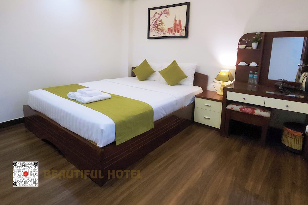 Standard Double Room | Premium bedding, desk, laptop workspace, blackout drapes