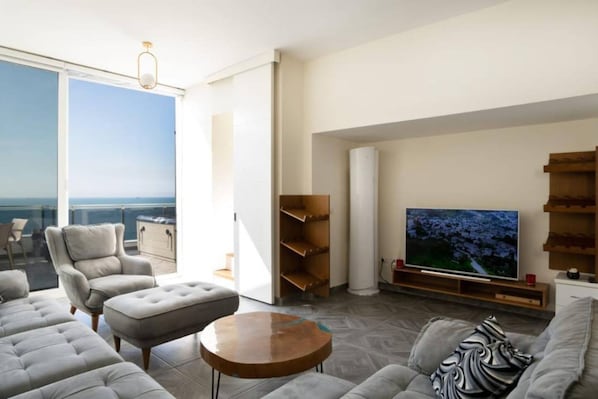 Apartment | 3 bedrooms - Exclusive Seafront Duplex With Jacuzzi (Rrashbull)