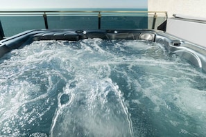 Apartment | 3 bedrooms - Exclusive Seafront Duplex With Jacuzzi (Rrashbull)