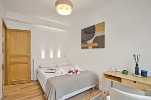 2 bedrooms, WiFi, bed sheets
