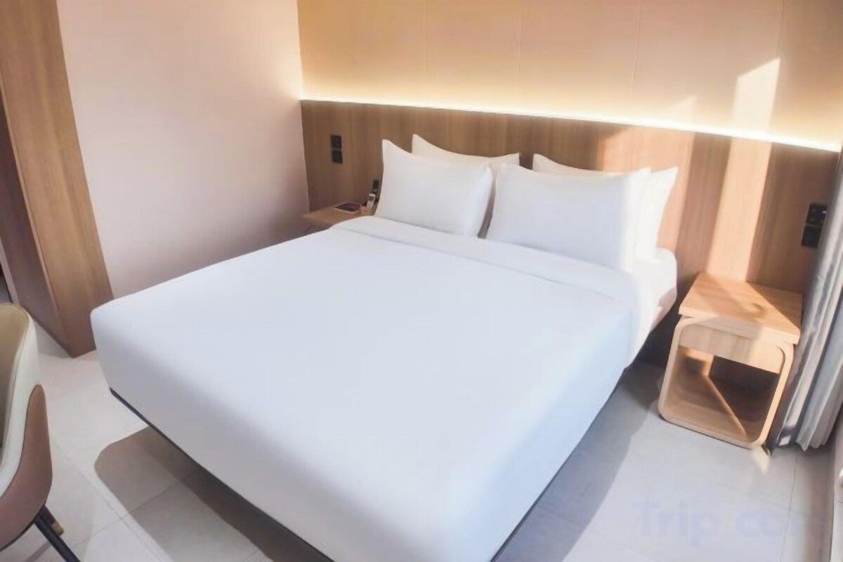 Smart King Room