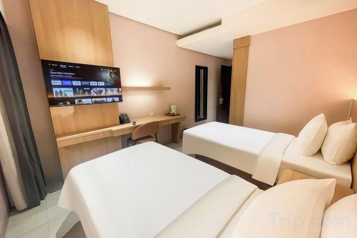 Soundproofing, WiFi (free), bed sheets