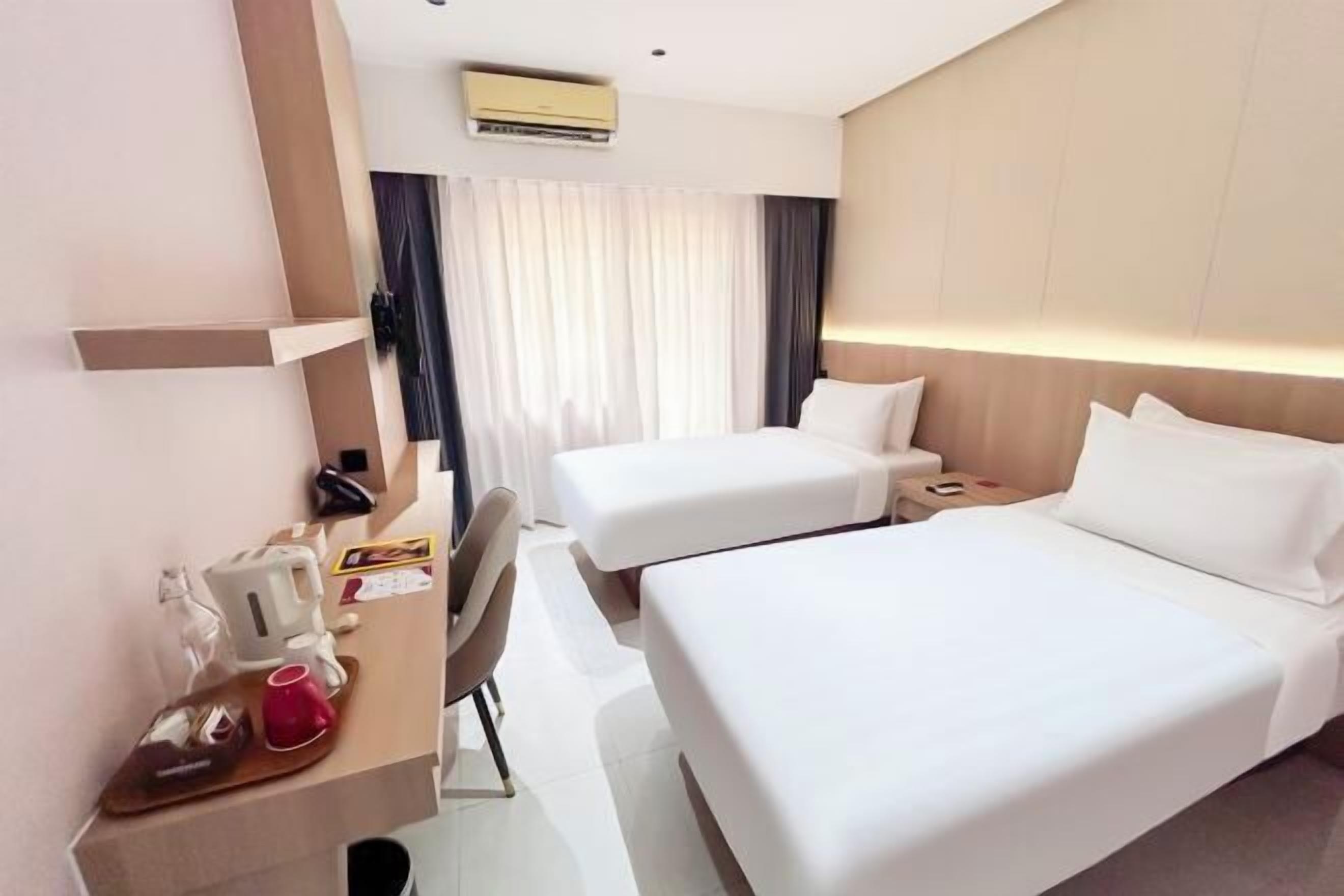 Free WiFi, bed sheets