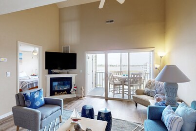 Bethany Bay 3rd floor condo w/pool, hot tub, tennis court, on-site golf