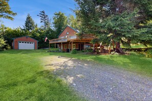 Exterior - Scenic retreat with a spacious deck, gas fireplace, and Moosehead Lake views (Greenville)