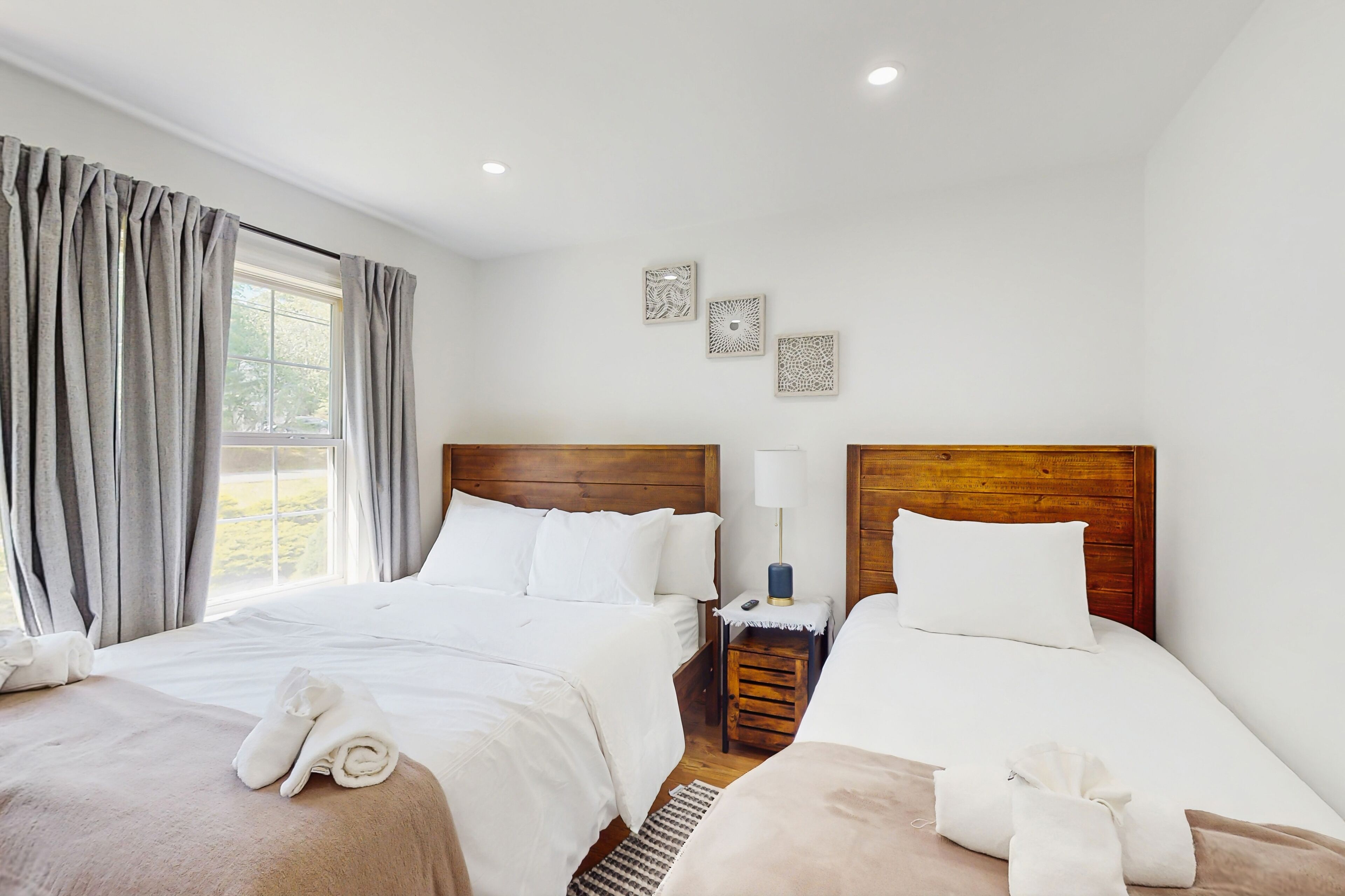 4 bedrooms, internet, bed sheets