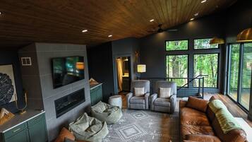 TV connectée, cheminée