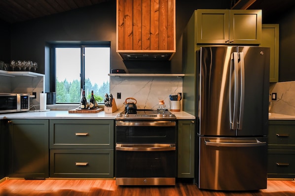 Microwave, oven, stovetop, dishwasher