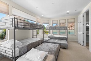 5 Schlafzimmer, Bügeleisen/Bügelbrett, Internetzugang, Bettwäsche