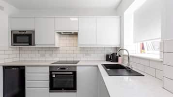 Kühlschrank, Mikrowelle, Ofen, Toaster