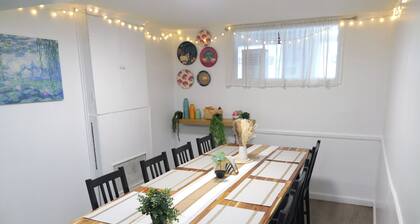 Spacious 4-bedroom suburban townhome near Baltimore safe peaceful king beds
