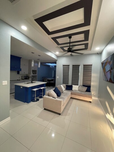 Charming 4-bedroom Home away from Home