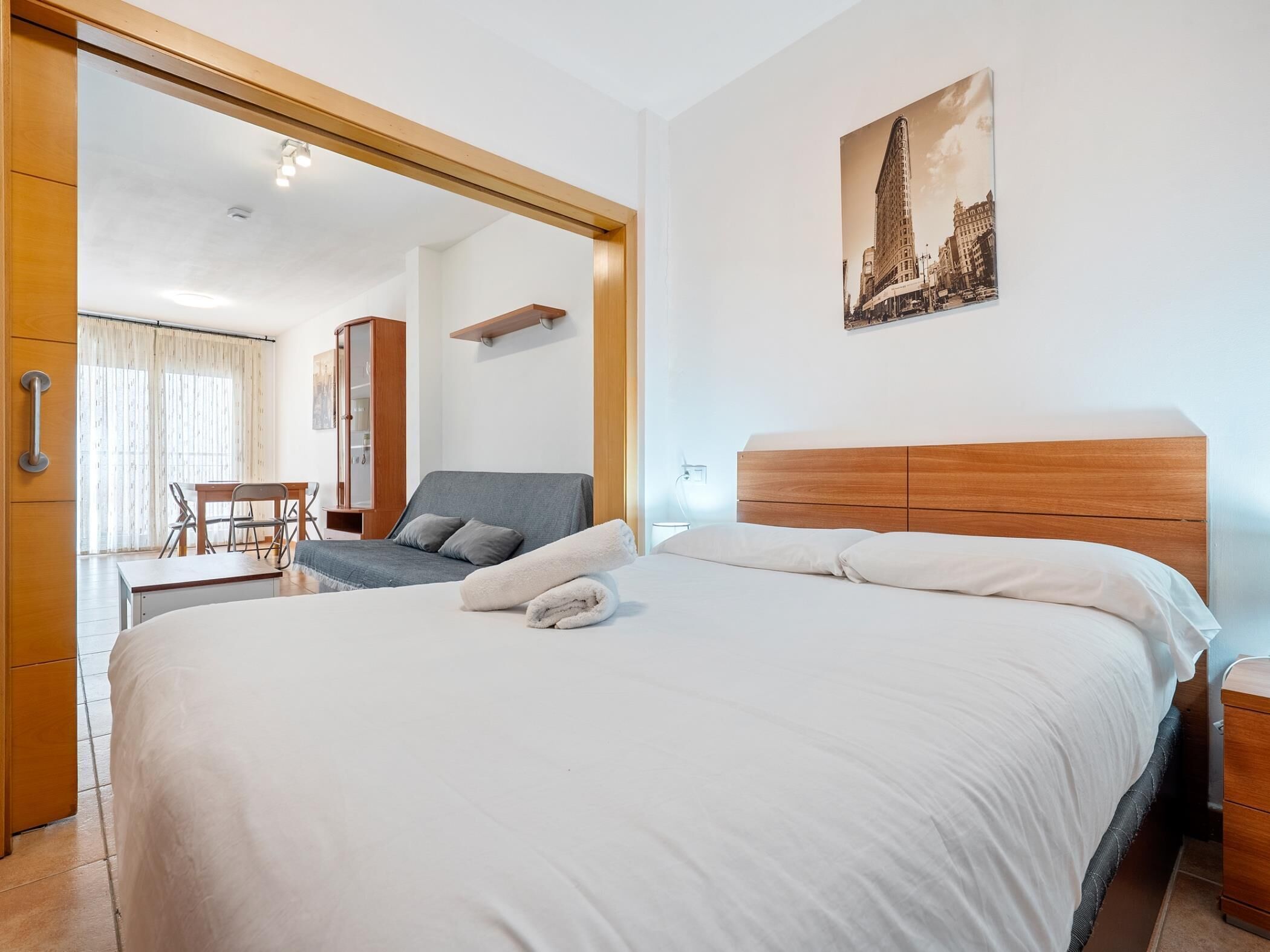 1 chambre, fer et planche à repasser, accès Internet, draps fournis