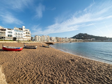 Plage. Appartement idéal couple à 100m plage et commerces