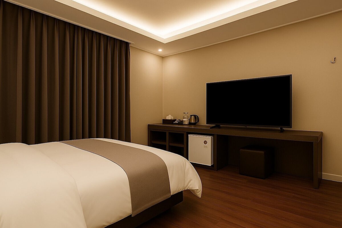 CABIN E (STANDARD, 65TV+OTT) | 1 bilik tidur, gebar bulu kapas, langsir/tirai gelap terus