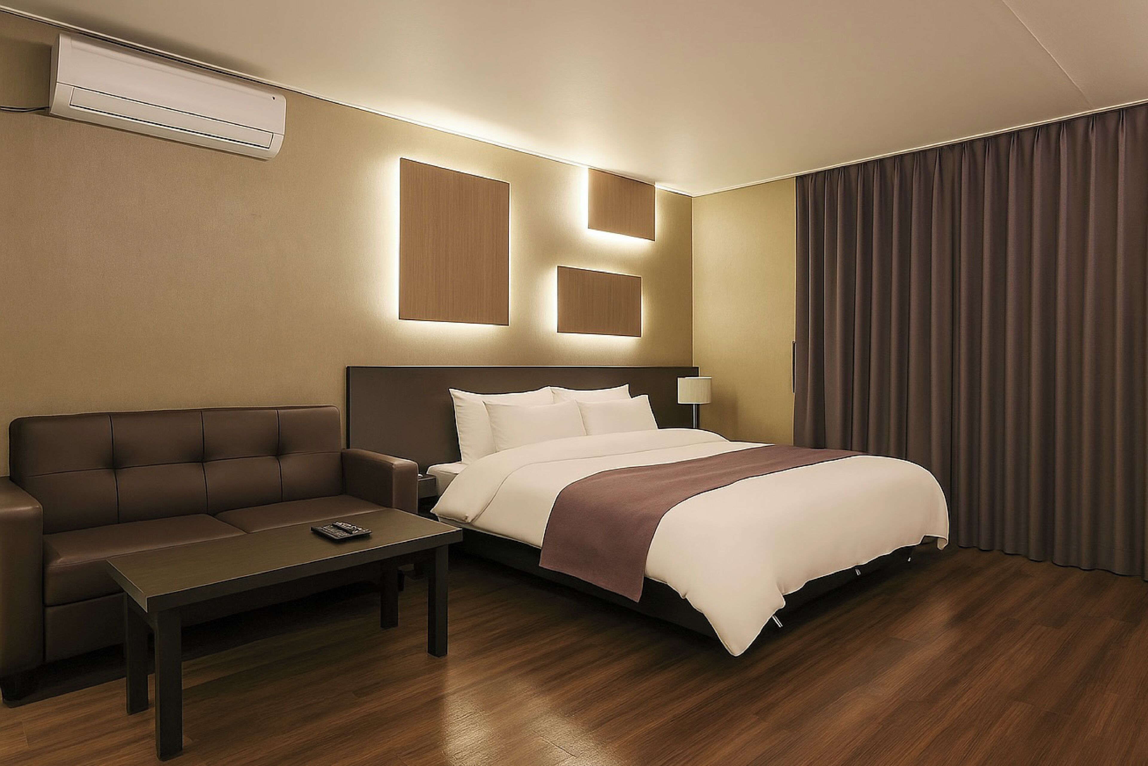 Edredón, cortinas blackout, wifi gratis y ropa de cama 