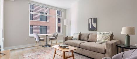 Télévision, chaîne hi-fi