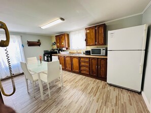 Micro-ondes, four, plaque de cuisson