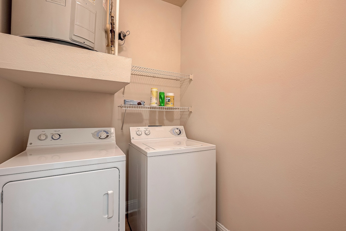 Photo 7 of Tasteful 2-bedroom 2 bath apt near NRG, Med Ctr and Galleria