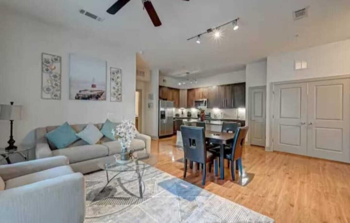 Photo 2 of Tasteful 2-bedroom 2 bath apt near NRG, Med Ctr and Galleria