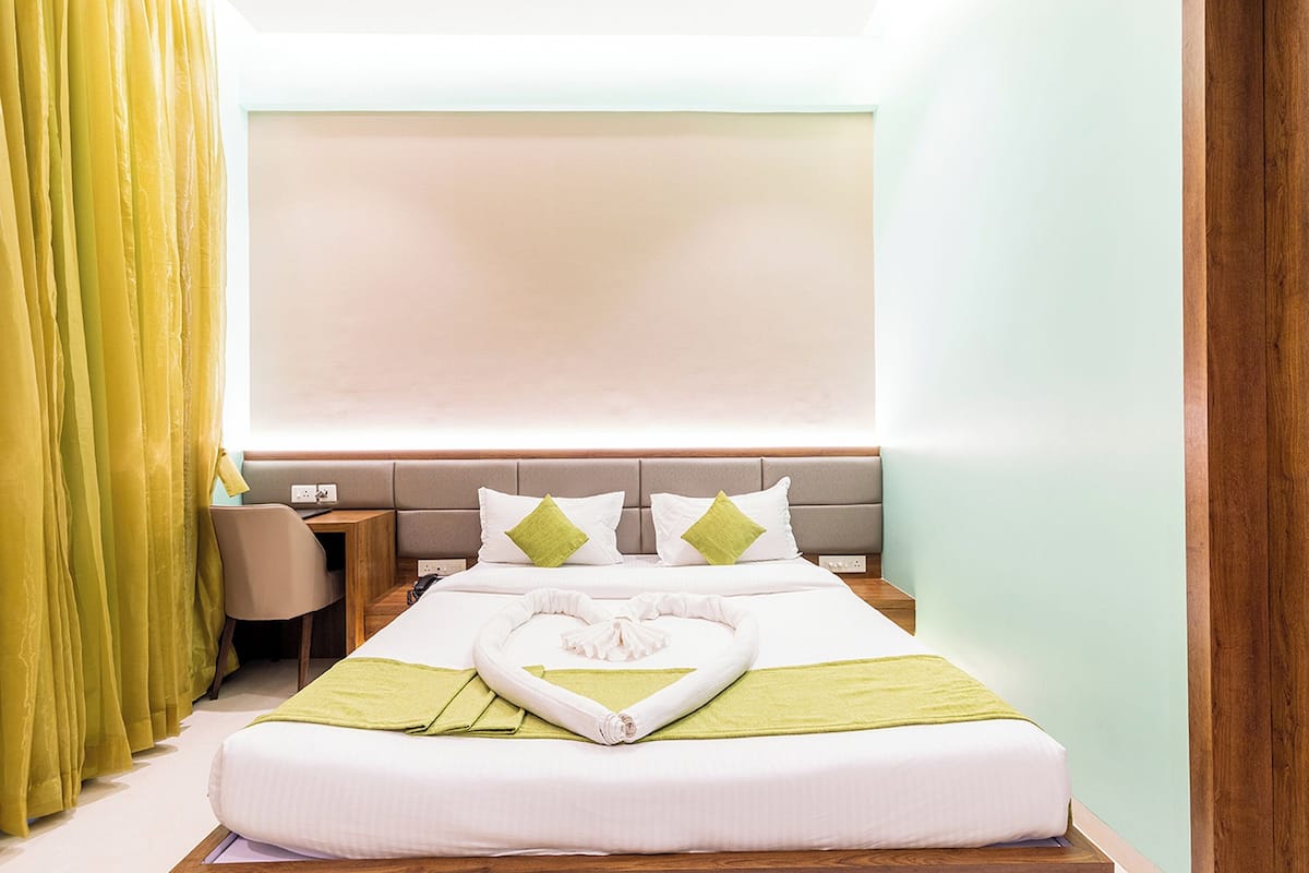 Minibar, skrivbord, gratis wi-fi och sängkläder