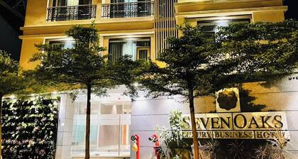 Hotel Seven Oaks