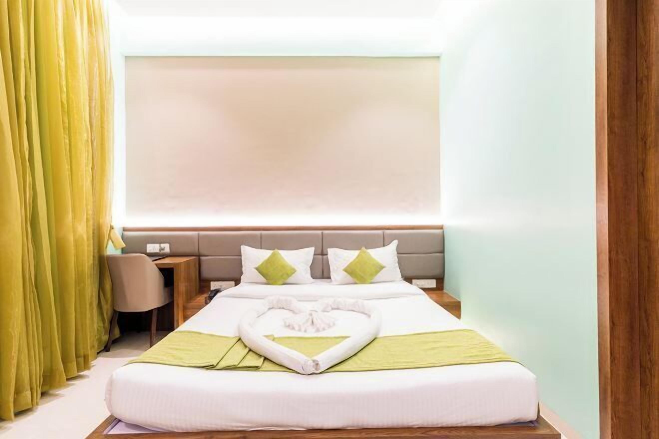 Minibar, Schreibtisch, kostenloses WLAN, Bettwäsche