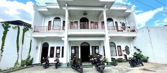 Yani Guesthouse