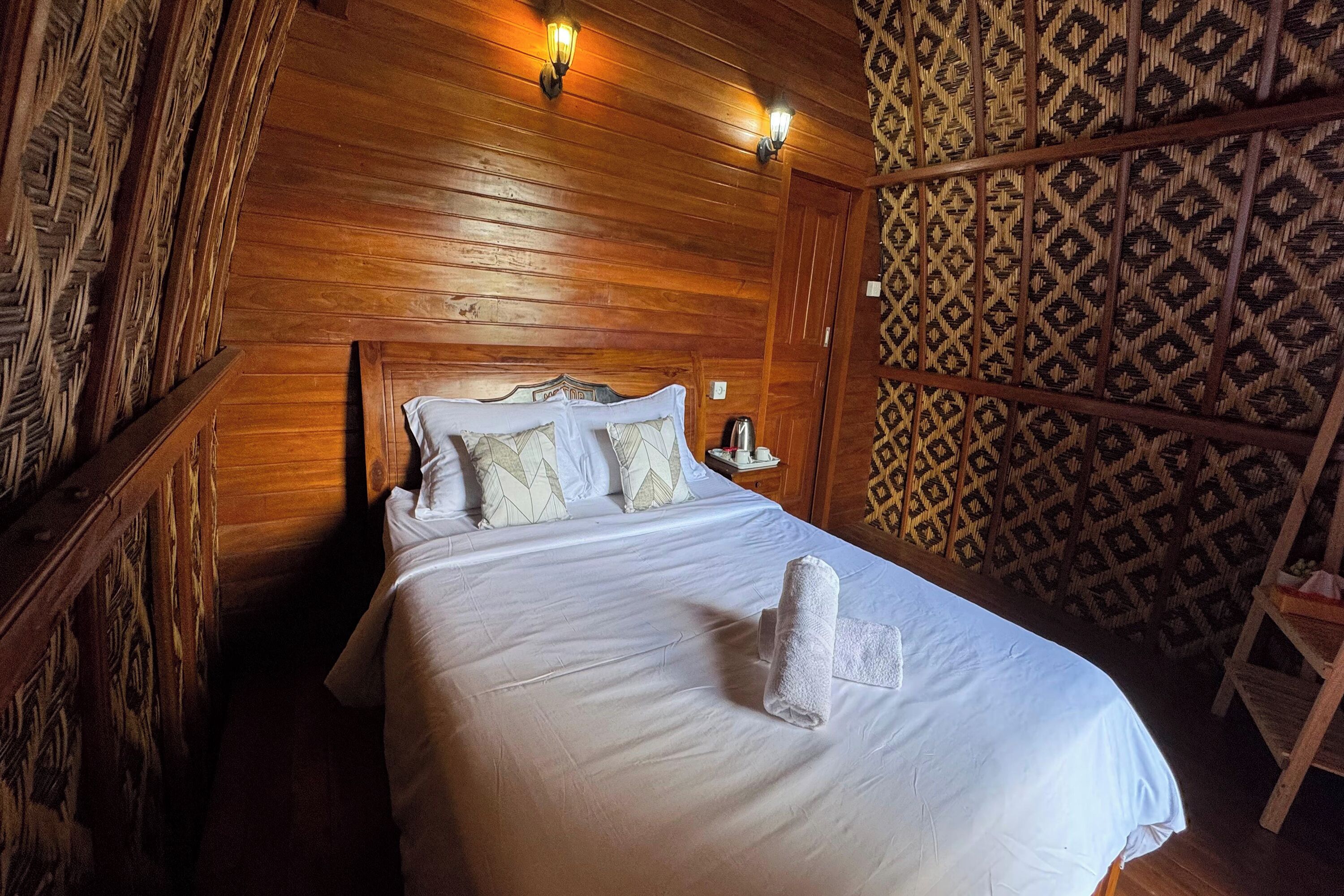 Deluxe Double Room | In-room safe, desk, blackout drapes, free WiFi