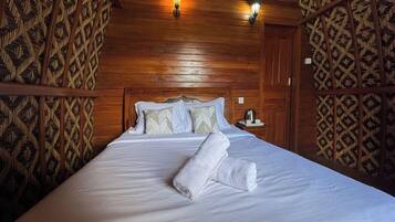 Deluxe Double Room | In-room safe, desk, blackout drapes, free WiFi