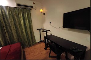 Deluxe-Zweibettzimmer | Schreibtisch, kostenloses WLAN, Bettwäsche